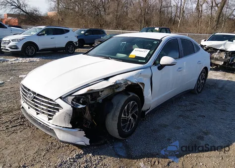 2021 Hyundai Sonata Blue z USA, uszkodzony, nr VIN KMHL24JJ7MA027200